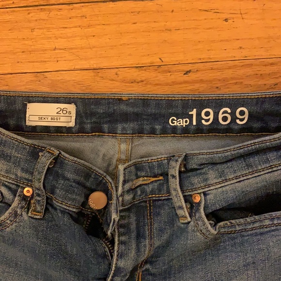 Sexy boot cut Gap Jeans! - Picture 2 of 3